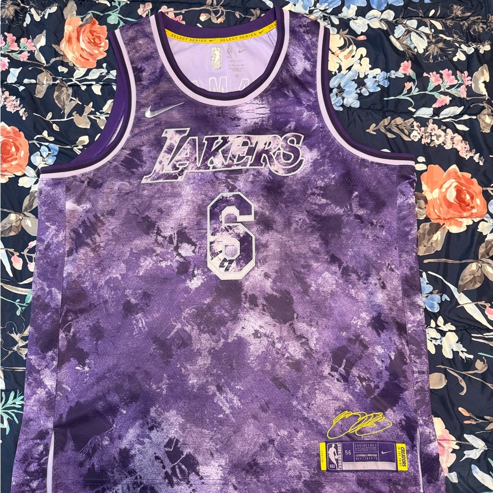 Nike LeBron James Los Angeles Lakers Select Series Jersey - Picture 2 of 5